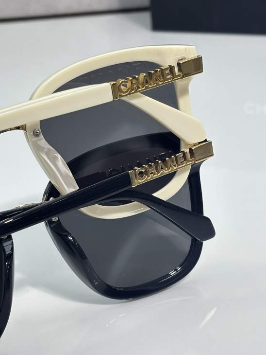 Picture of Chanel Sunglasses _SKUfw79760676fw